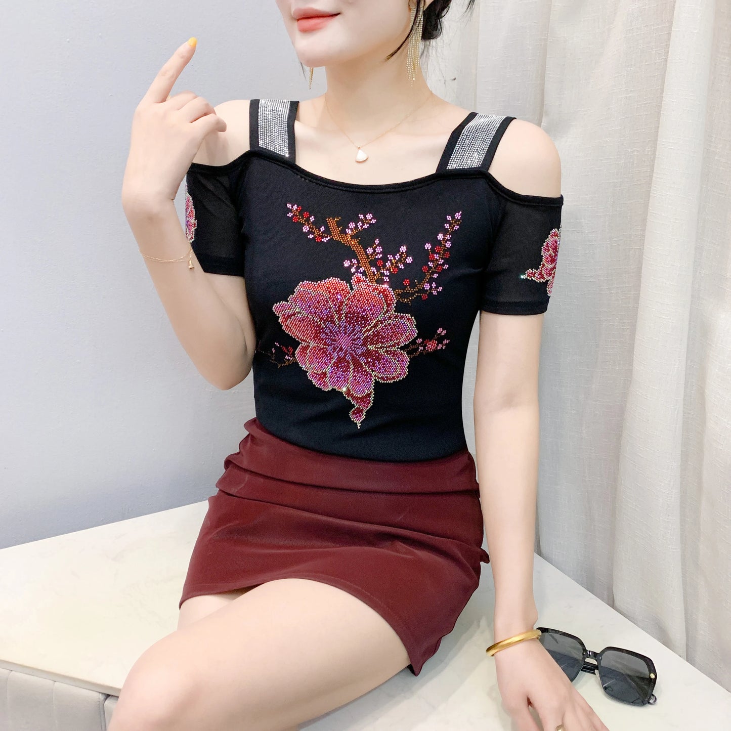 M-3XL New Summer Fashion European Ladies Clothes T-Shirt Sexy Off Shoulder Shiny Diamonds Mesh Women Tops All Match Tees Blusas